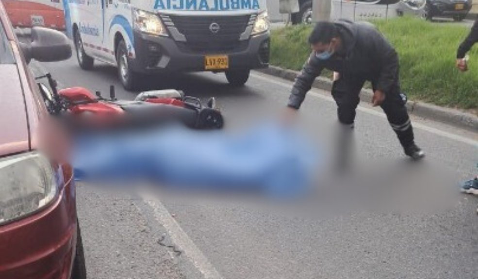 ÚLTIMA HORA: Fatal accidente de motociclista en la Av. Boyacá Debido al accidente se sugiere tomar rutas alternas hacia la calle 13 y Av. Cali o Av. Calle 68.