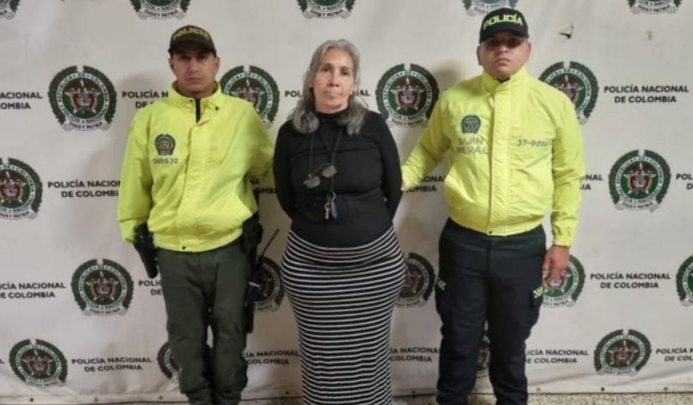 ¡Macabro! Mujer habría asesinado a su vecina y ocultado sus restos en una bolsa #Judiciales La mujer falleció por asfixia mecánica, sofocación y presentaba heridas con un objeto contundente en la cabeza.