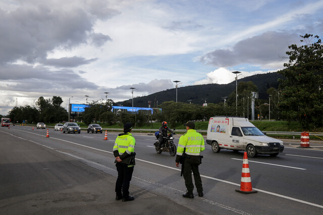 Al menos 164 personas murieron en accidentes de tránsito durante Semana Santa 1 Al menos 164 personas murieron en accidentes de tránsito durante Semana Santa A pocas horas de que finalice la Semana Santa, se empiezan a conocer las primeras cifras sobre el balance de accidentalidad en las vías.