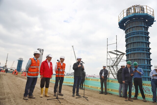 Alcalde Galán asegura que la primera línea del Metro no tendrá modificaciones El alcalde de Bogotá, Carlos Fernando Galán, enfatizó que el metro de Bogotá continuará sin cambios y como está contratado.