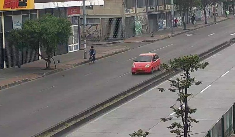 Aparatoso siniestro vial en Puente Aranda deja sin vida a un ciclista En la mañana de este viernes se presentó un accidente de tránsito en la localidad de Puente Aranda entre un ciclista y un tracto camión.