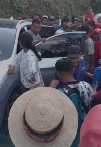 Así fue el ataque de las disidencias de las Farc contra la Guardia Indígena En la tarde de este sábado 16 de marzo fue asesinado un guardia indígena en medio de un ataque de integrantes de la disidencia Dagoberto Ramos de las Farc a los comuneros asentados en la zona rural de Toribío del departamento de Cauca.