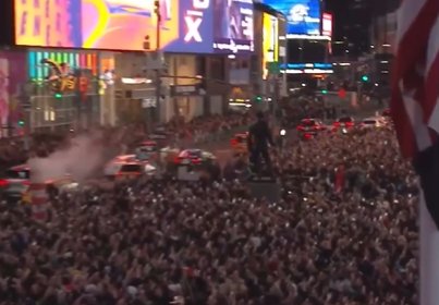 Así fue el concierto gratuito de Shakira en el Times Square de Nueva York 2 Así fue el concierto gratuito de Shakira en el Times Square de Nueva York Fueron casi 30 minutos en los que la barranquillera emocionó a sus seguidores en el Times Square de New York.