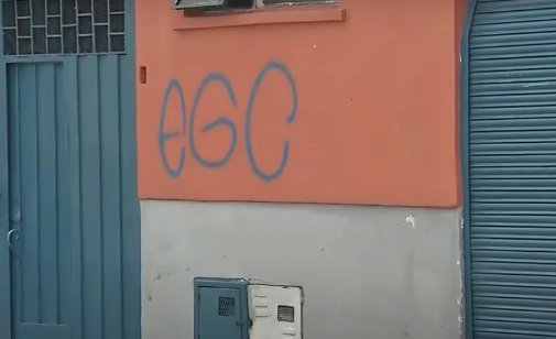 Capturan a 4 sujetos que atemorizaban con panfletos del 'Ejército Gaitanista' en Bogotá 2 Capturan a 4 sujetos que atemorizaban con panfletos del 'Ejército Gaitanista' en Bogotá En la noche de este domingo fueron capturados 4 sujetos que repartían y pegaban panfletos propagandísticos haciendo referencia al 'Ejército Gaitanista', atemorizando a los habitantes de varias localidades de Bogotá.