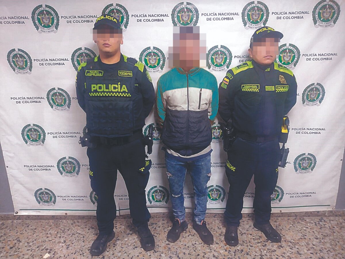 Capturan a presunto abusador en Usme Mediante falsas promesas de trabajo, un hombre, al parecer, contactaba a mujeres inocentes para posteriormente abusar de ellas, por eso fue capturado en la localidad de Usme.