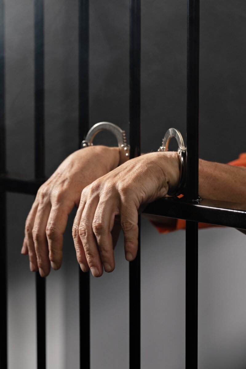Capturan sujeto que habría abusado de su pequeña hijastra en La Vega Gran indignación y repudio han generado entre la comunidad de La Vega (Cundinamarca) las acciones de un hombre que abusaba de su hijastra, de tan solo 4 años de edad. El sujeto fue capturado y está en poder de las autoridades.