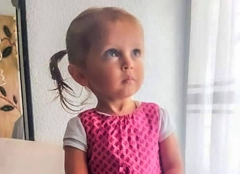 Condenan a 42 años de prisión a la madre y el padrastro de la pequeña Sara Sofía 1 Condenan a 42 años de prisión a la madre y el padrastro de la pequeña Sara Sofía En la tarde de este viernes, la Fiscalía General de la Nación dio a conocer que Carolina Galván Cuesta, madre de Sara Sofía, y Nilson Bladimir Díaz Valenzuela, padrastro de la pequeña, fueron condenados a 42 años y 6 meses de prisión por el delito de desaparición forzada agravada.