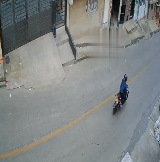 EN VIDEO: Infame atraco a menor de edad en San Cristóbal 1 EN VIDEO: Infame atraco a menor de edad en San Cristóbal Un niño fue violentamente atacado por un delincuente en el sector de La Victoria.