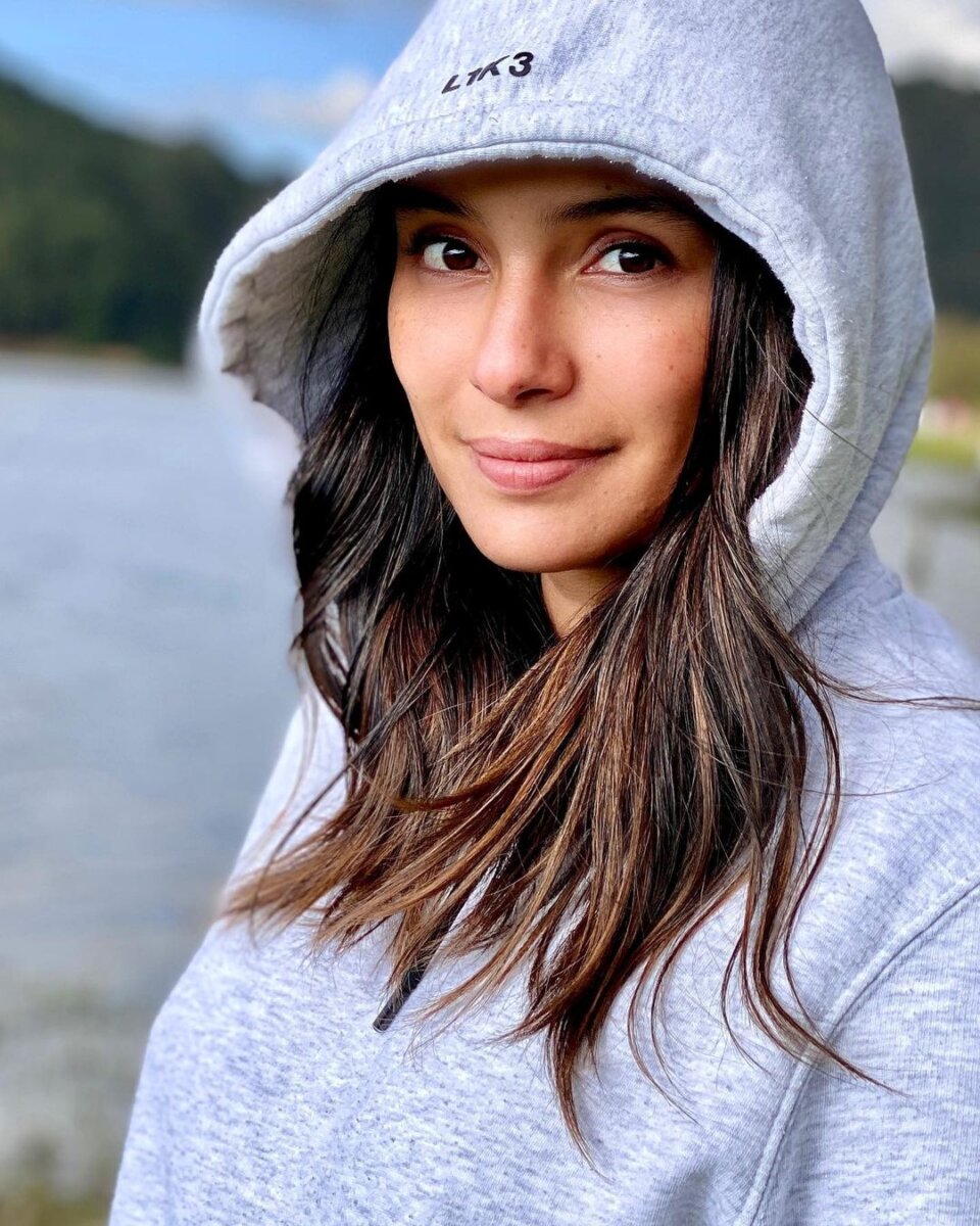 Ella es Susana, la novia por la que Julián Trujillo lloró de amor en ‘La Casa de los Famosos’ 1 Ella es Susana, la novia por la que Julián Trujillo lloró de amor en ‘La Casa de los Famosos’ Esta semana le tocó la dinámica de visitas al actor Julián Trujillo, quien justamente está nominado y con posibilidad de salir de ‘La Casa de los Famosos Colombia’.