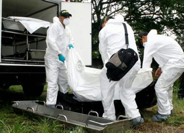 En Soacha: asesinato a bala durante el Jueves Santo Mientras cientos de personas celebraban la Semana Mayor en el municipio de Soacha, se registró un hecho violento que cobró la vida de un ciudadano. Q'HUBO estuvo en el lugar del crimen.