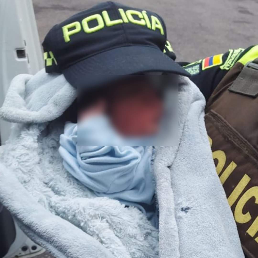 Encuentran a recién nacida en ciclorruta de Kennedy La bebé fue encontrada entre sábanas en la ciclorruta de la 96, entre los barrios Bellavista y Britalia en Kennedy.