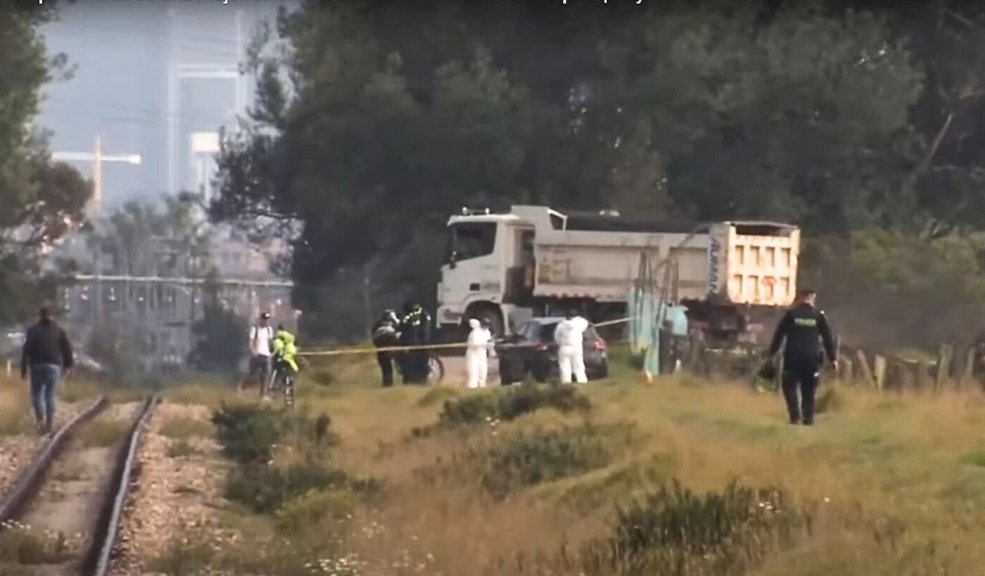 Escabrosos detalles sobre crimen de conductora en Usaquén La mujer, identificada como Mónica Alejandra Manrique de 37 años, fue hallada sin vida bajo extrañas circunstancias en una zona boscosa y apartada de la localidad de Usaquén.