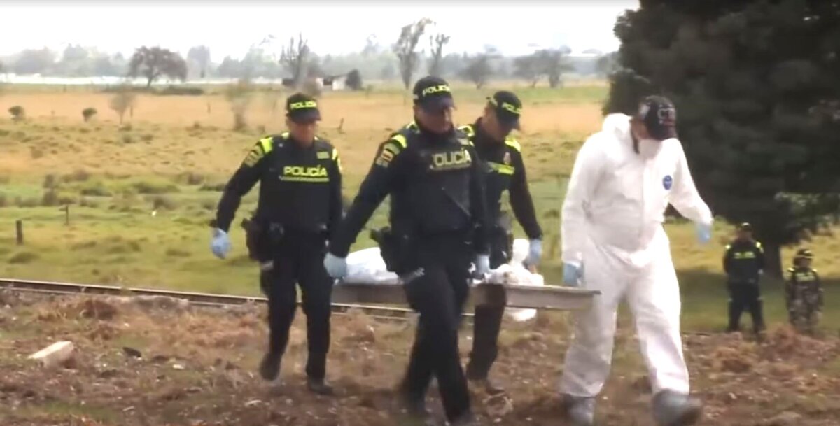 Escabrosos detalles sobre crimen de conductora en Usaquén La mujer, identificada como Mónica Alejandra Manrique de 37 años, fue hallada sin vida bajo extrañas circunstancias en una zona boscosa y apartada de la localidad de Usaquén.