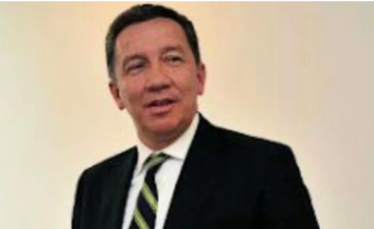 Este es el abogado que resultó herido en ataque sicarial en la 127 Se conoció que el herido había sido el abogado Ricardo Villarraga Franco (63 años), exdirector de Policía Judicial del Departamento Administrativo de Seguridad (DAS).