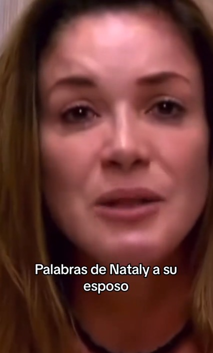 "Gracias por entender": entre lágrimas Nataly Umaña le envió mensaje a su esposo 1 "Gracias por entender": entre lágrimas Nataly Umaña le envió mensaje a su esposo La actriz Nataly Umaña le envió un mensaje a su esposo. Los internautas no dudaron en revivir el momento y dar su opinión al respecto.