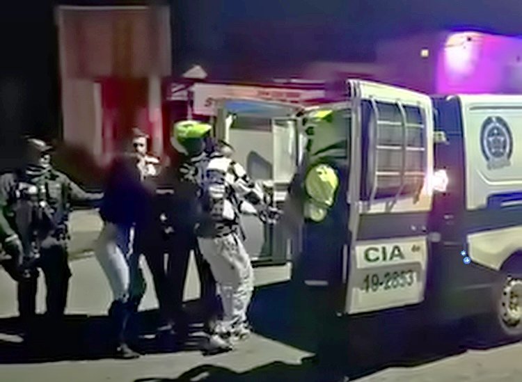 Joven murió en medio de riña en Zipaquirá En la madrugada de este domingo, en el municipio de Zipaquirá se presentó un nuevo crimen de sangre, que cobró la vida de un joven. La comunidad está consternada, pues según dicen este es el tercer homicidio que se registra en menos de un mes.