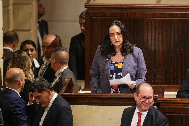 La excusa que dio María Fernanda Cabal por no ir a trabajar al Congreso en Semana Santa La senadora del Centro Democrático María Fernanda Cabal aclaró este fin de semana por qué se ausentó en la sesión plenaria que el Congreso convocó, tanto para el Senado como para la Cámara, en fechas de Semana Santa.