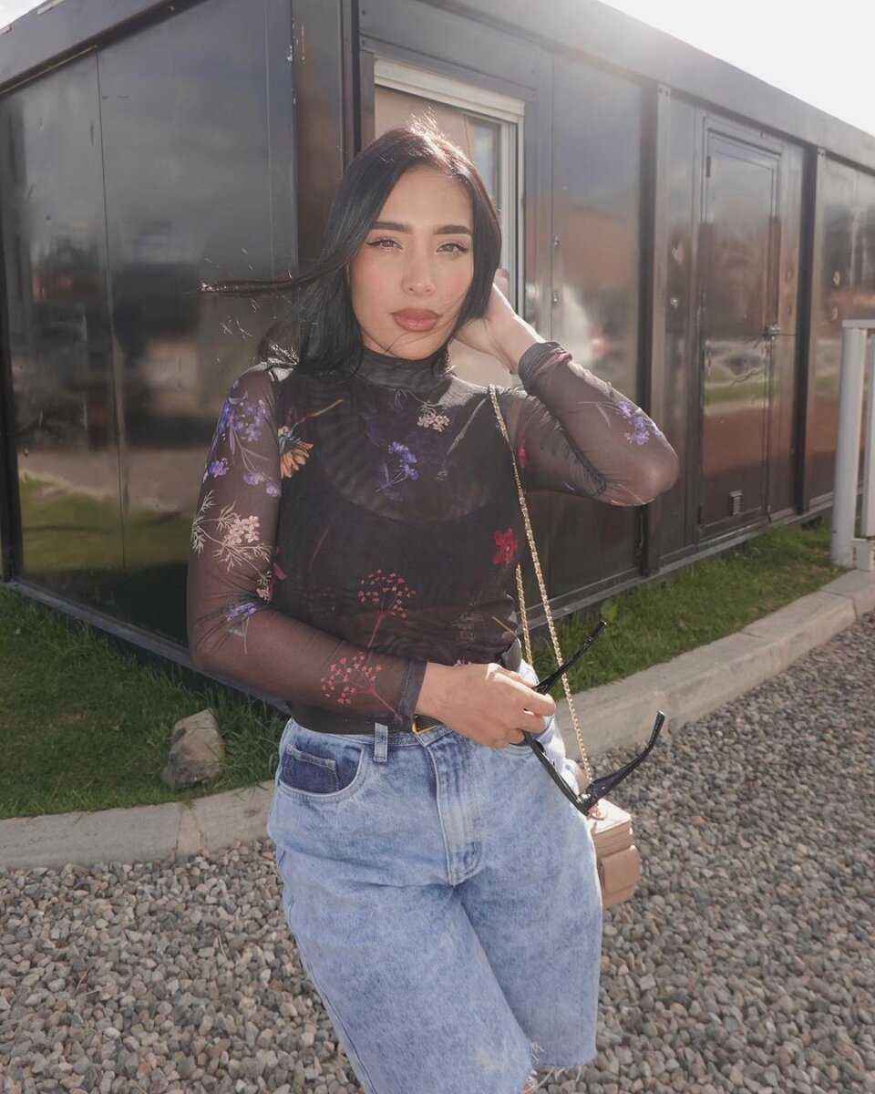 "Le quieren buscar el pelo al caldo": Luisa Fernanda W respondió a comentarios sobre su físico Luisa Fernanda W se molestó con quienes solo ven las cosas malas en sus publicaciones y dijo que siempre hay personas que buscan lo peor en una foto para criticarla.