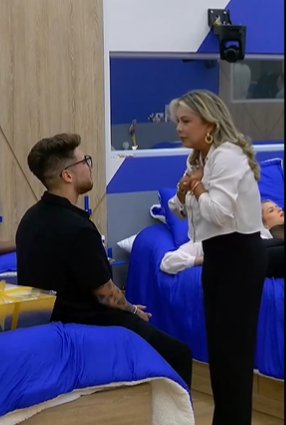 Melfi le termina a Nataly Umaña tras visita de su mamá 1 Melfi le termina a Nataly Umaña tras visita de su mamá Recientemente en 'La Casa de los Famosos', Melfi tuvo el turno de recibir una visita, razón por la cual se reencontró con su madre, quien le dejó consejos para reflexionar sobre lo que hacía con Nataly Umaña y tomar una decisión frente a la polémica relación.