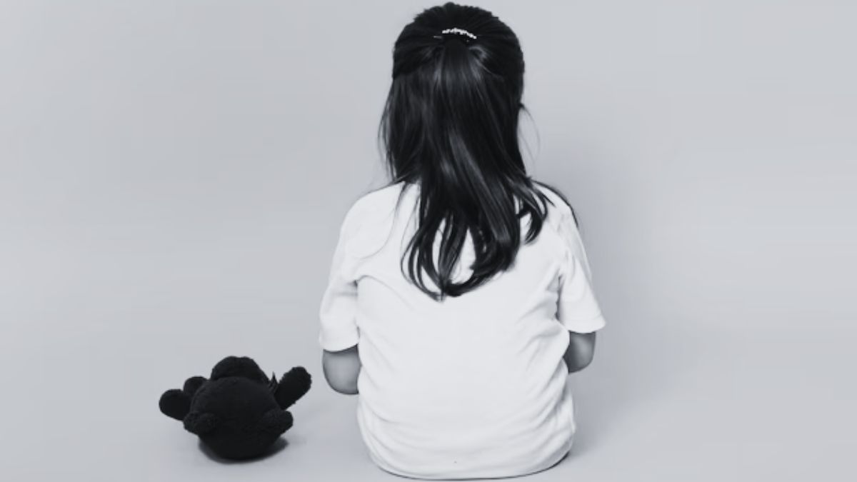 Niña de 5 años habría sido abusada sexualmente en un colegio de Bosa 1 Niña de 5 años habría sido abusada sexualmente en un colegio de Bosa La familia de una pequeña estudiante de tan solo 5 años de edad, denunció que la niña habría sido víctima de abuso sexual por parte de un compañero.