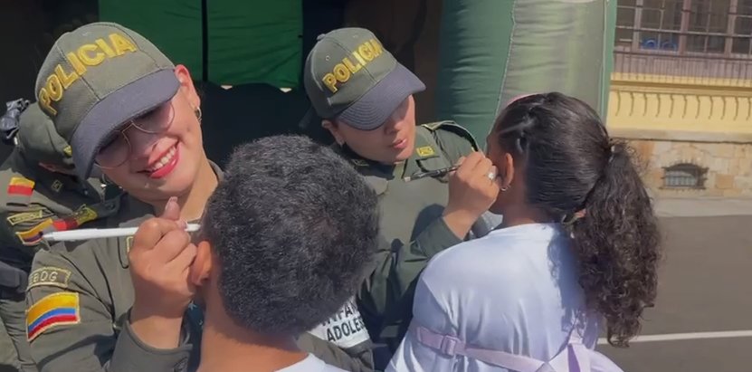 Policía Nacional lanza red de apoyo para protección de niños, niñas y adolescentes 2 Policía Nacional lanza red de apoyo para protección de niños, niñas y adolescentes Esta estrategia busca prevenir la vulneración de los derechos de los niños, niñas y adolescentes en entornos escolares.