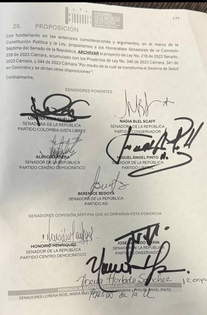 Reforma a la salud está un paso de hundirse: algunos senadores proponen archivarla 2 Reforma a la salud está un paso de hundirse: algunos senadores proponen archivarla Después de un año de estar en debate, este martes quedó a un paso de hundirse la reforma a la salud, uno de los proyectos de ley más importantes del Gobierno Nacional, luego de que la mayoría de los senadores de la Comisión VII presentaron una ponencia de archivo de la misma.