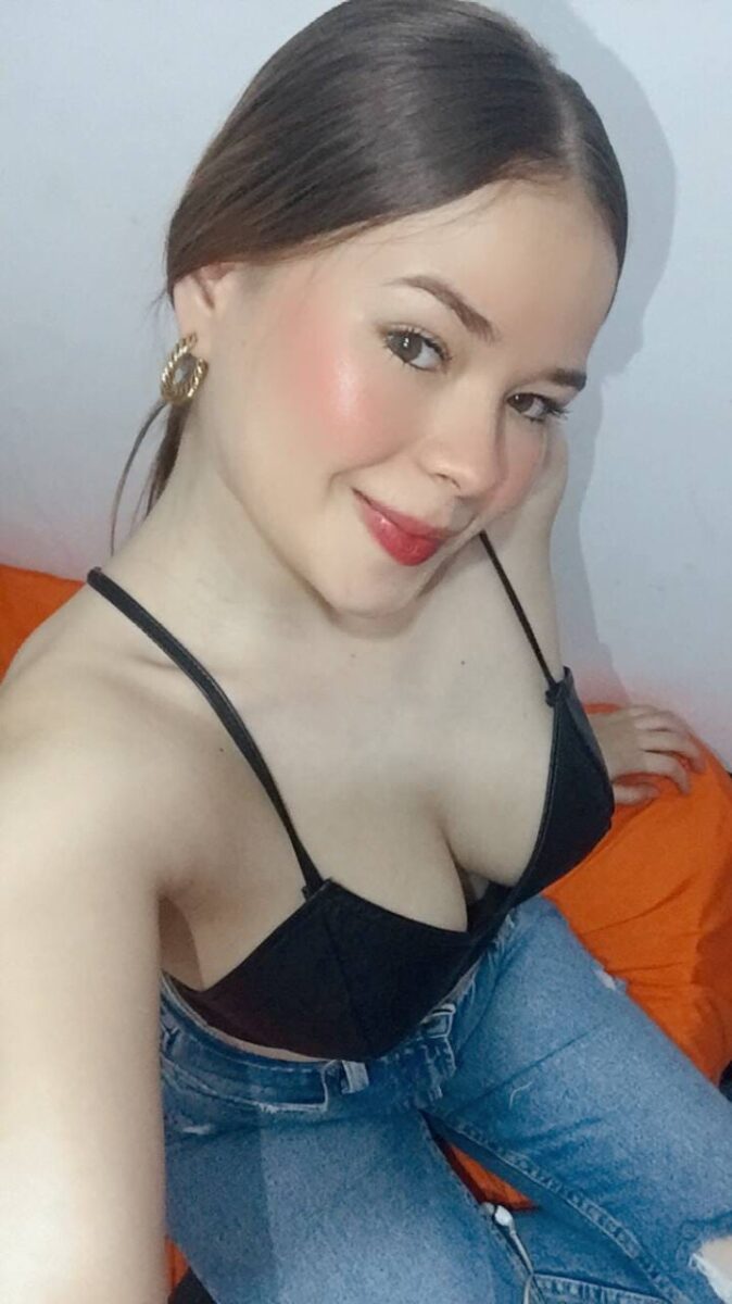 Revelan escabrosos detalles del feminicidio de Laury Guzmán 1 Revelan escabrosos detalles del feminicidio de Laury Guzmán La mujer de 21 años fue encontrada con golpes y amordazada en una habitación que tenía arrendada su novio.