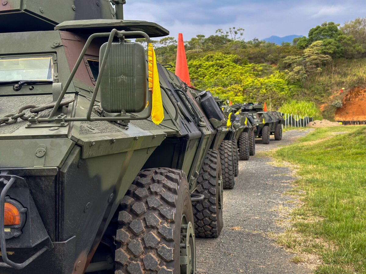 Segunda fase de Operación Jamundí estrena vehículos blindados para atacar a disidencias Farc 2 Segunda fase de Operación Jamundí estrena vehículos blindados para atacar a disidencias Farc En respuesta a los recientes enfrentamientos con disidencias de las Farc en Jamundí, Valle del Cauca, el Ejército Nacional ha desplegado cuatro vehículos blindados ASV-117 en la zona rural.