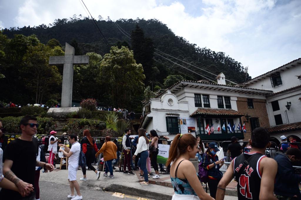 ¿Cuál es el significado del Viernes Santo? 1 ¿Cuál es el significado del Viernes Santo? Para millones de personas en todo el mundo, este día va más allá de una fecha en el calendario; representa un momento de reflexión, penitencia y profunda conexión espiritual.