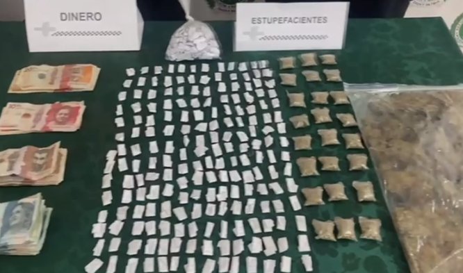 Sujeto fue capturado por fabricación y tráfico de armas en Cazucá 1 Sujeto fue capturado por fabricación y tráfico de armas en Cazucá En el barrio El Arroyo (Cazucá), las autoridades capturaron al hombre de 59 años luego de que intentara evadir a los uniformados.