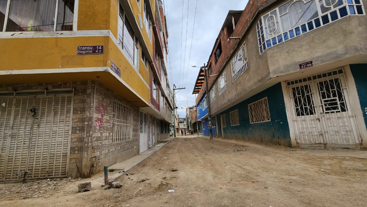 'Trampas' fue asesinado con arma de fuego en Soacha 2 'Trampas' fue asesinado con arma de fuego en Soacha Alrededor de las 3:20 de la tarde del miércoles, los ciudadanos reportaron la muerte de un Juan David Gaviria, también conocido como 'Trampas'. Los hechos ocurrieron en el barrio Olivo III de Soacha.
