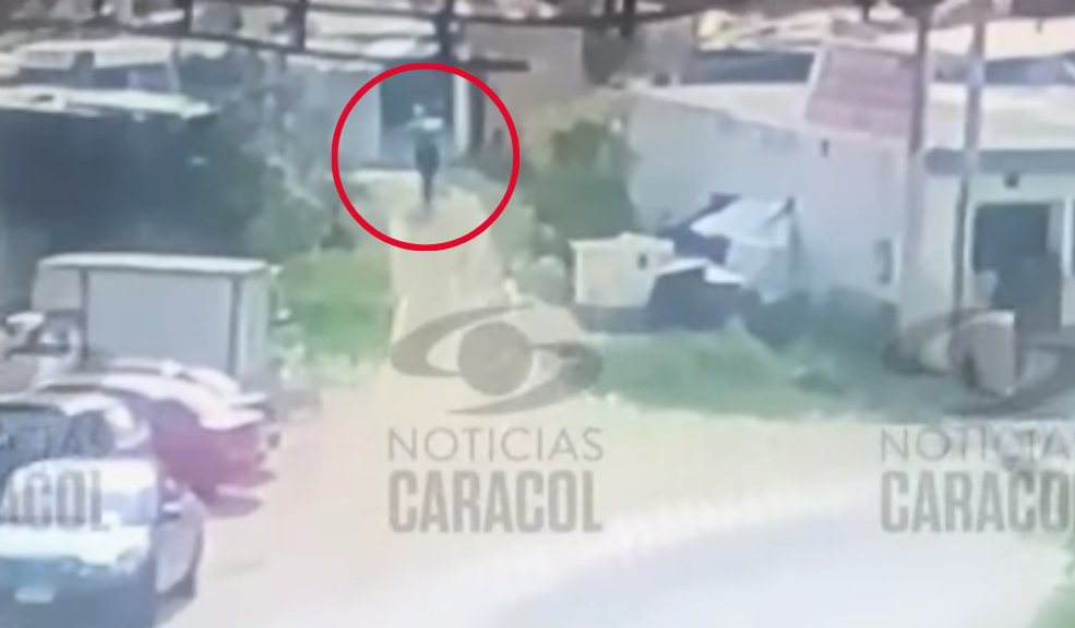 Imágenes desgarradoras detrás del crimen del pequeño Jerónimo Q'HUBO conoció videos del momento en que Jerónimo, presuntamente, es sacado de su vivienda y arrojado a la orilla de una quebrada; el principal sospechoso es su padrastro. Escabrosos detalles de este atroz crimen.