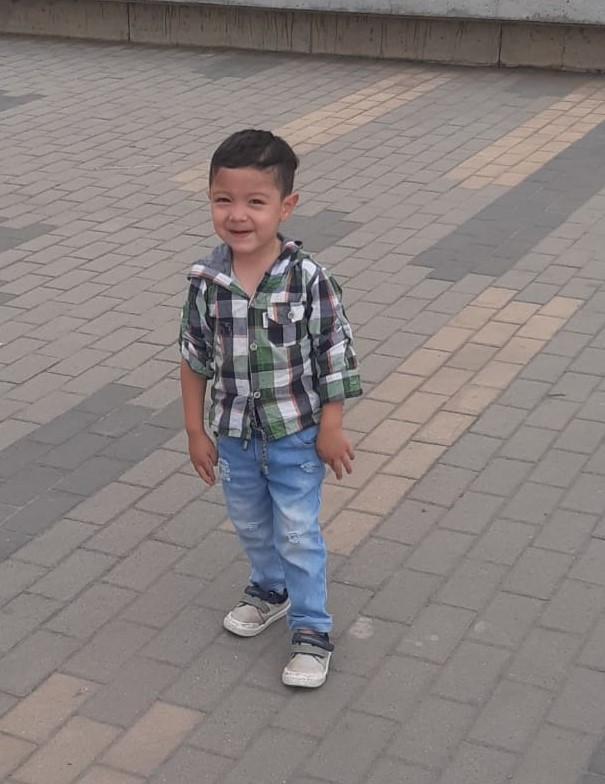 ÚLTIMA HORA: Capturan al padrastro de Jerónimo por ser el principal sospechoso de su crimen Hace pocos minutos se conoció que las autoridades capturaron a Giovanny Andrés Díaz, de 31 años, el padrastro de Jerónimo, quien fue hallado sin vida a orillas de una quebrada en Fusagasugá.