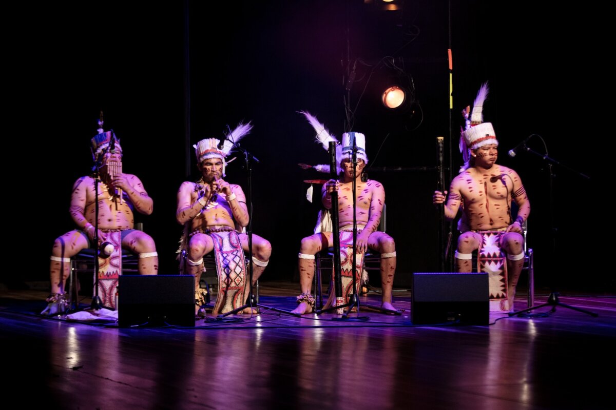 Prográmese para vivir la experiencia del Encuentro del Agua y la Tierra 1 Prográmese para vivir la experiencia del Encuentro del Agua y la Tierra Viva la experiencia de conexión entre el Amazonas y el Sahara en el Encuentro del Agua y la Tierra.