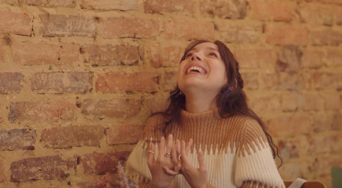 'La Wedding Planner': una mirada cómica y reflexiva sobre temas complejos 3 'La Wedding Planner': una mirada cómica y reflexiva sobre temas complejos En una entrevista con Mariángela Urbina, periodista e influenciadora feminista, y protagonista de la serie 'La Wedding Planner', compartió detalles sobre este innovador proyecto que aborda temas familiares de manera humorística y reflexiva.
