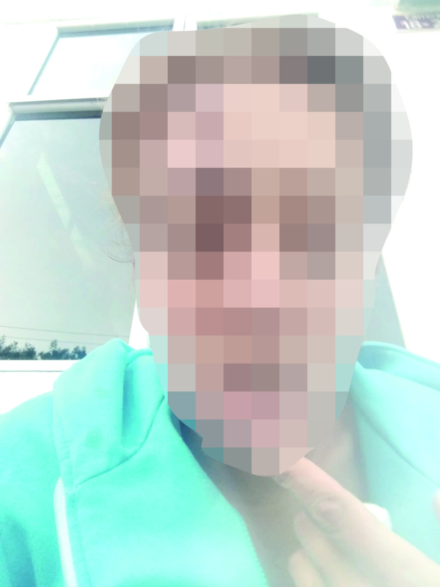 Madre denuncia que expolicía habría abusado de su hijo en Soacha 1 Madre denuncia que expolicía habría abusado de su hijo en Soacha Una mujer denunció que un expolicía, con quien mantuvo una relación sentimental, presuntamente habría abusado de su hijo menor de edad. Ahora las víctimas temen por su vida.