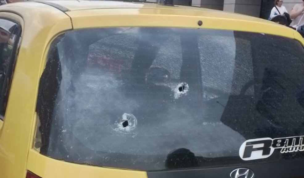 ¡Atención! Registran nuevo caso de sicariato en la calle 127 9 ¡Atención! Registran nuevo caso de sicariato en la calle 127 Hace pocos minutos se conoció un nuevo caso de sicariato en Bogotá, a la altura de la calle 127, frente a la Clínica Reina Sofía.