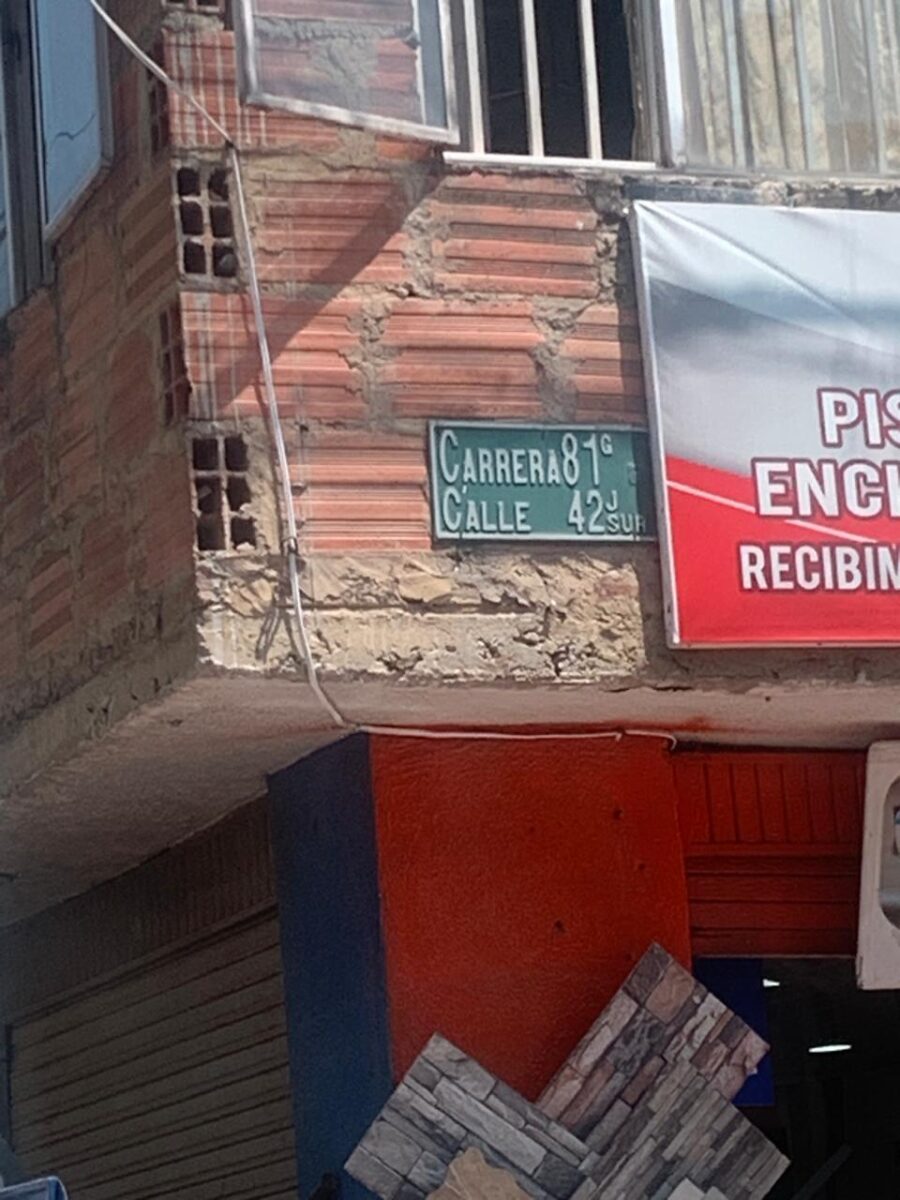 Acabaron con la vida de 'El Tuerto' en Kennedy #Judiciales El cuerpo del hombre fue hallado con una herida de arma de fuego en vía pública del barrio Villa de la Torre, en Kennedy.