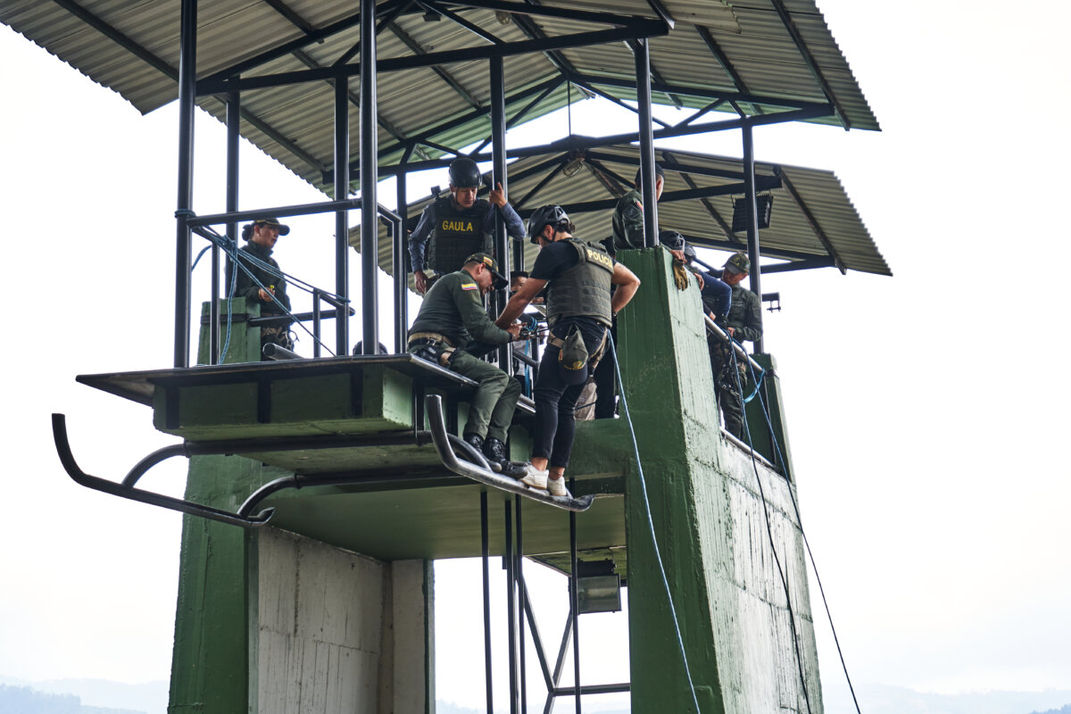 Así es un día de entrenamiento en el Gaula Q’HUBO tuvo la oportunidad de visitar las instalaciones de la Escuela Nacional de Suboficiales, donde funciona la Escuela de Policía de Antisecuestro y Antiextorsión ‘Mayor Héctor Aníbal Talero Cruz’ - Esant, la única en el mundo especializada en este tipo de delitos.