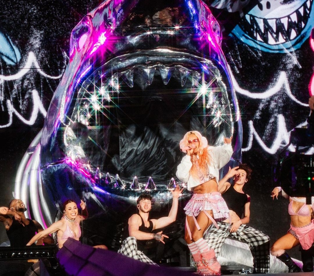 Así puede armar su pinta para el concierto de Karol G 1 Así puede armar su pinta para el concierto de Karol G El concierto de la 'Bichota' podrá vivirse este próximo 5 y 6 de abril en el estadio El Campín, por eso en Q'HUBO le damos algunas ideas para que saque su creatividad y asista con la mejor pinta.