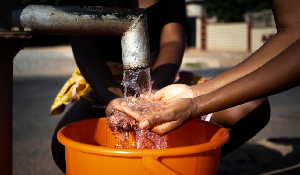Así puede consultar cuándo le toca el racionamiento de agua Le contamos qué canales debe consultar para saber cuándo le quitan el servicio de agua.
