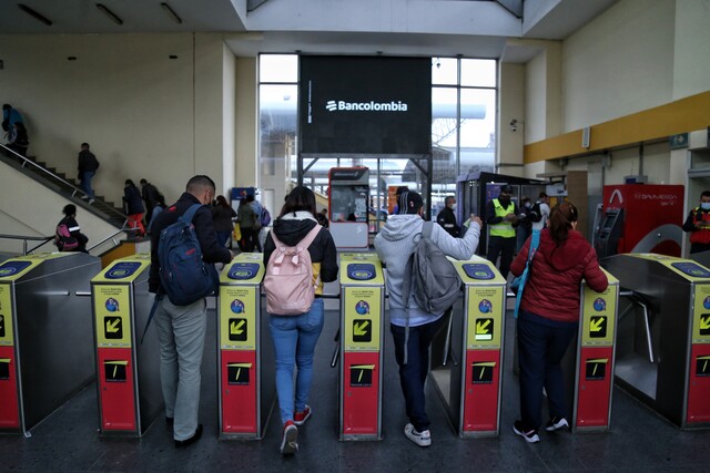 Así puede recargar la tarjeta 'TuLlave' con Nequi Ya no tendrá que quedarse pidiendo quién le venda un pasaje en la entrada de un SITP, pues ahora podrá recargar su tarjeta 'TuLlave' con la app Mass y Nequi.
