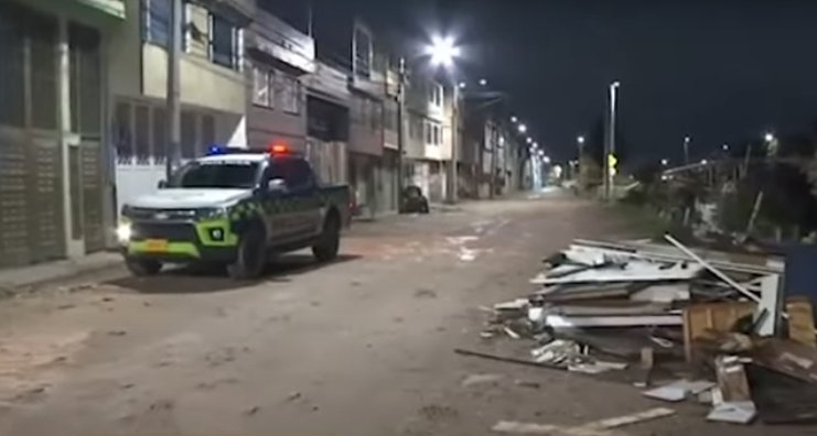 Aterrador: encuentran dos cuerpos embolsados en Kennedy Los cuerpos fueron encontrados por un hombre que transitaba por el sector de Patio Bonito, quien de inmediato dio aviso a las autoridades. Esto es lo que se sabe.