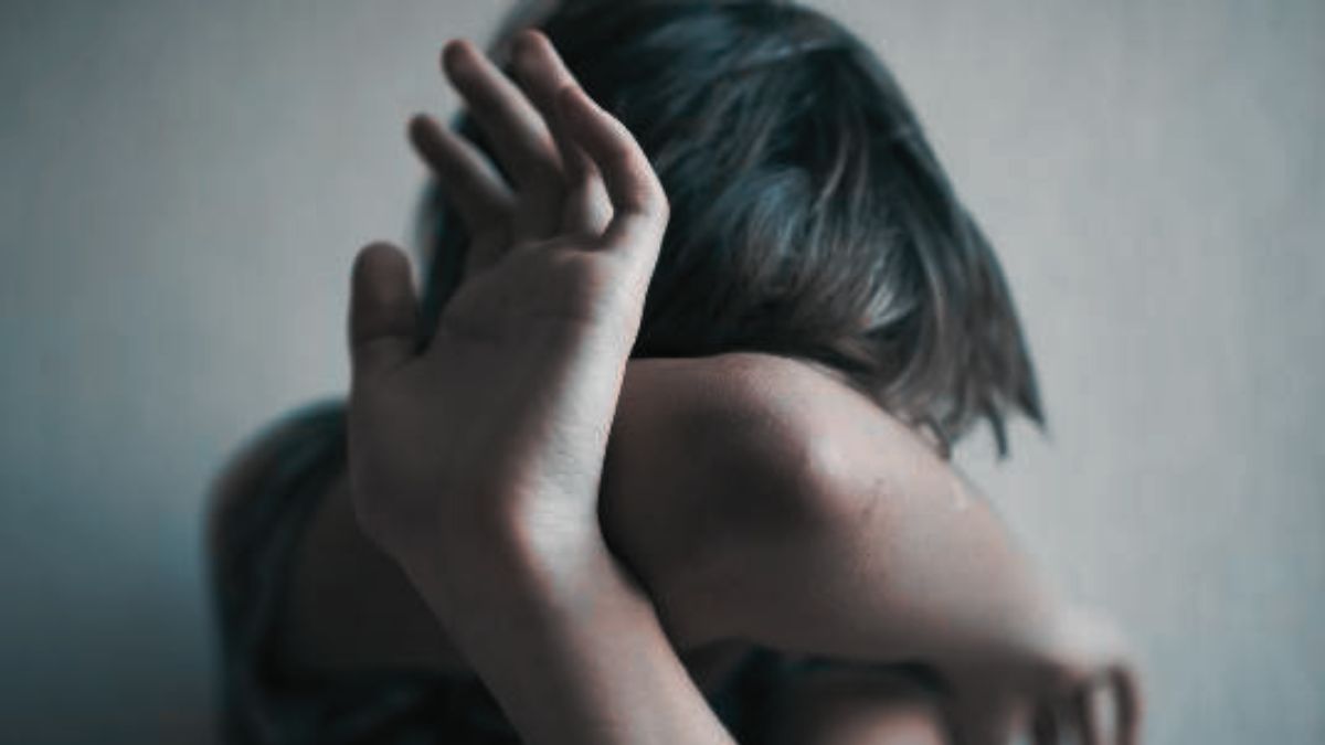 Capturan a sujeto que golpeó brutalmente a su pequeño hijastro 2 Capturan a sujeto que golpeó brutalmente a su pequeño hijastro Las autoridades confirmaron la captura de 'Yanca', el sujeto que agredió a su pequeño hijastro de 3 años en Itagüí, Antioquia.
