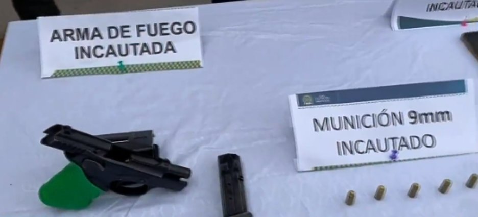 Cayó alias 'Karol G', ¿desde chamaquito rompiendo la ley? Alias 'Karol G' cuenta con anotaciones por delitos como homicidio, hurto y concierto para delinquir. Además, lo acusan de ser un cabecilla del Clan del Golfo.