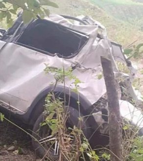 Doloroso: Madre y su pequeño hijo perdieron la vida en grave accidente El accidente dejó dos muertos y tres heridos.