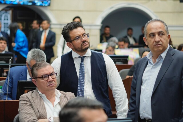 El 60% de la reforma pensional está aprobado por el Senado 1 El 60% de la reforma pensional está aprobado por el Senado La maquinaria legislativa la está funcionado al gobierno de Gustavo Petro, pues el Senado de la República está muy próximo a terminar de votar todo el articulado de la reforma pensional. De los 94 ya han sido avalados 51 y será el lunes cuando se retome la discusión en su parte final.