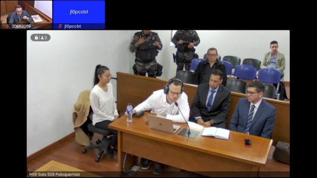 El ataque que sufrió John Poulos minutos antes de la audiencia en caso de Valentina Trespalacios 1 El ataque que sufrió John Poulos minutos antes de la audiencia en caso de Valentina Trespalacios La mañana de este miércoles, minutos antes de que iniciara la audiencia del caso de Valentina Trespalacios, John Poulos sufrió un ataque de ansiedad y tuvo que ser trasladado a un centro asistencial.