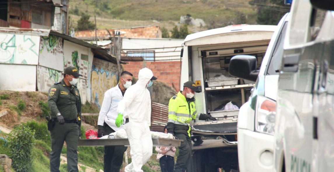 El macabro asesinato de dos hermanas en medio de un ritual satánico Los cuerpos de las mujeres fueron encontrados sin vida en una residencia supuestamente asociada con prácticas de brujería y satanismo.