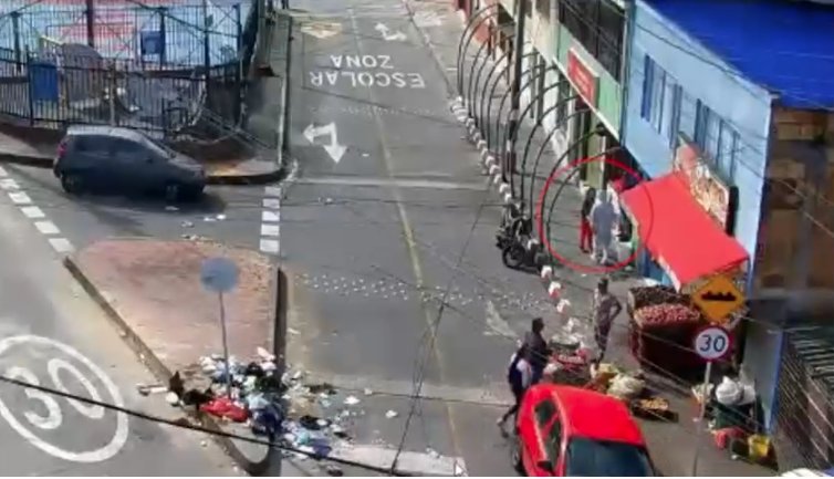 Envían a la cárcel a hombre que habría apuñalado a una mujer embarazada en Rafael Uribe Uribe Un hombre que estaba siendo buscando por las autoridades debido a que es señalado de atacar con arma blanca a su pareja sentimental, fue capturado y enviado a la cárcel.